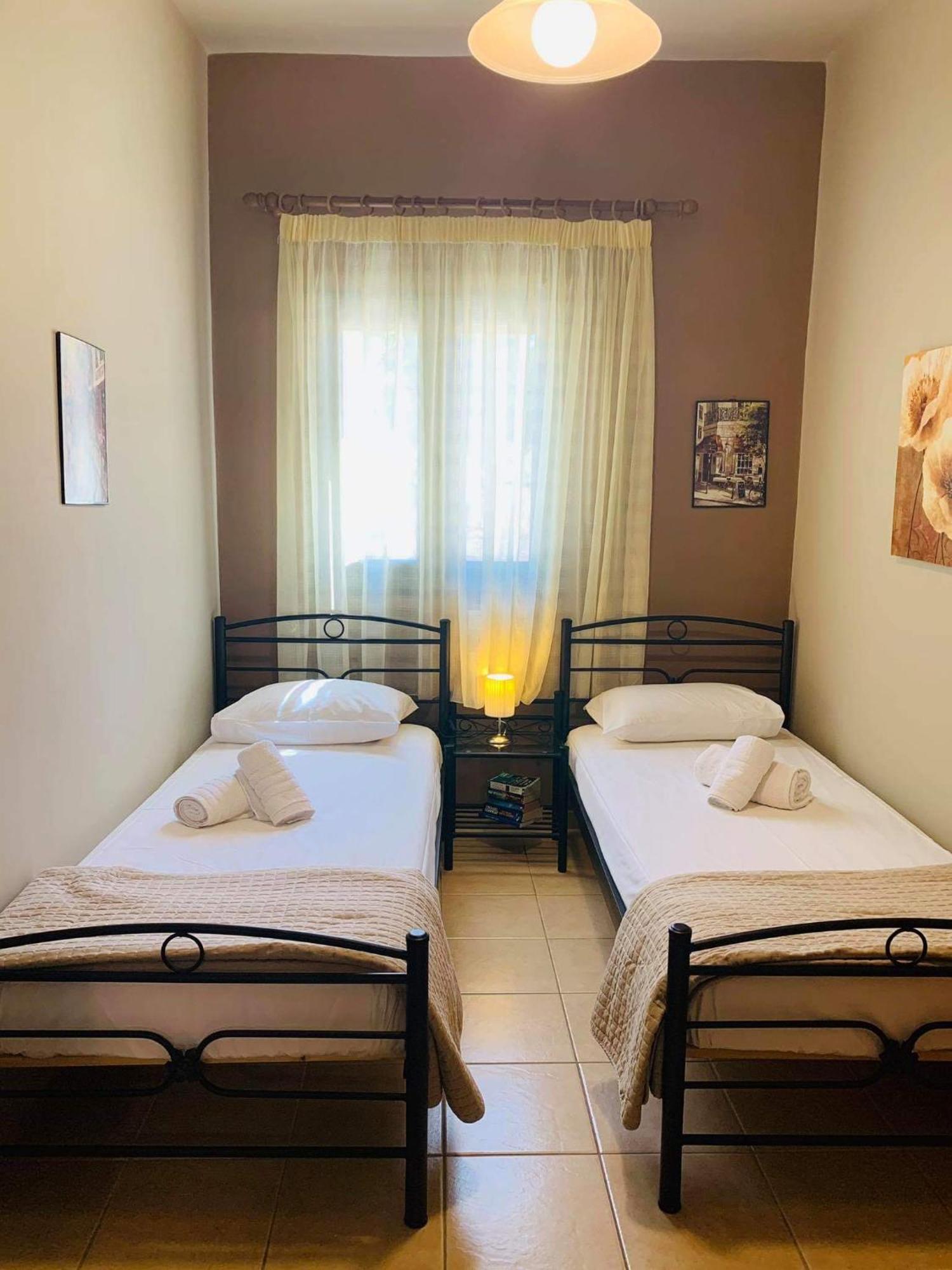 Finikes Apartments Stoúpa Room photo