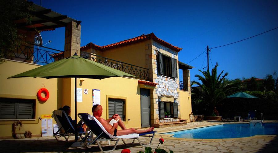 Finikes Apartments Stoúpa Exterior photo